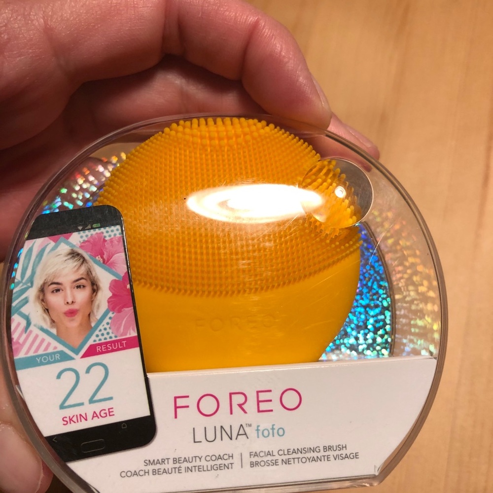 NWT: never opened Foreo Luna facial brush